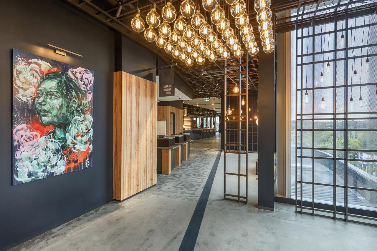 Sage Melbourne Ringwood Hotel Bagian luar foto
